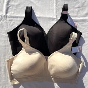 Lot Of 2 Cacique Lightly Lined No Wire Bra 44DD Wireless Ivory Black